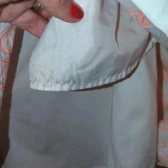 Lady Hagen Skort Size 12.  Cream background with orange/peach embroidery. - Picture 4 of 9